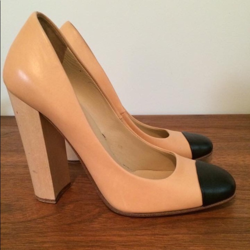 Jill Stuart leather pump/wooden heel, never worn